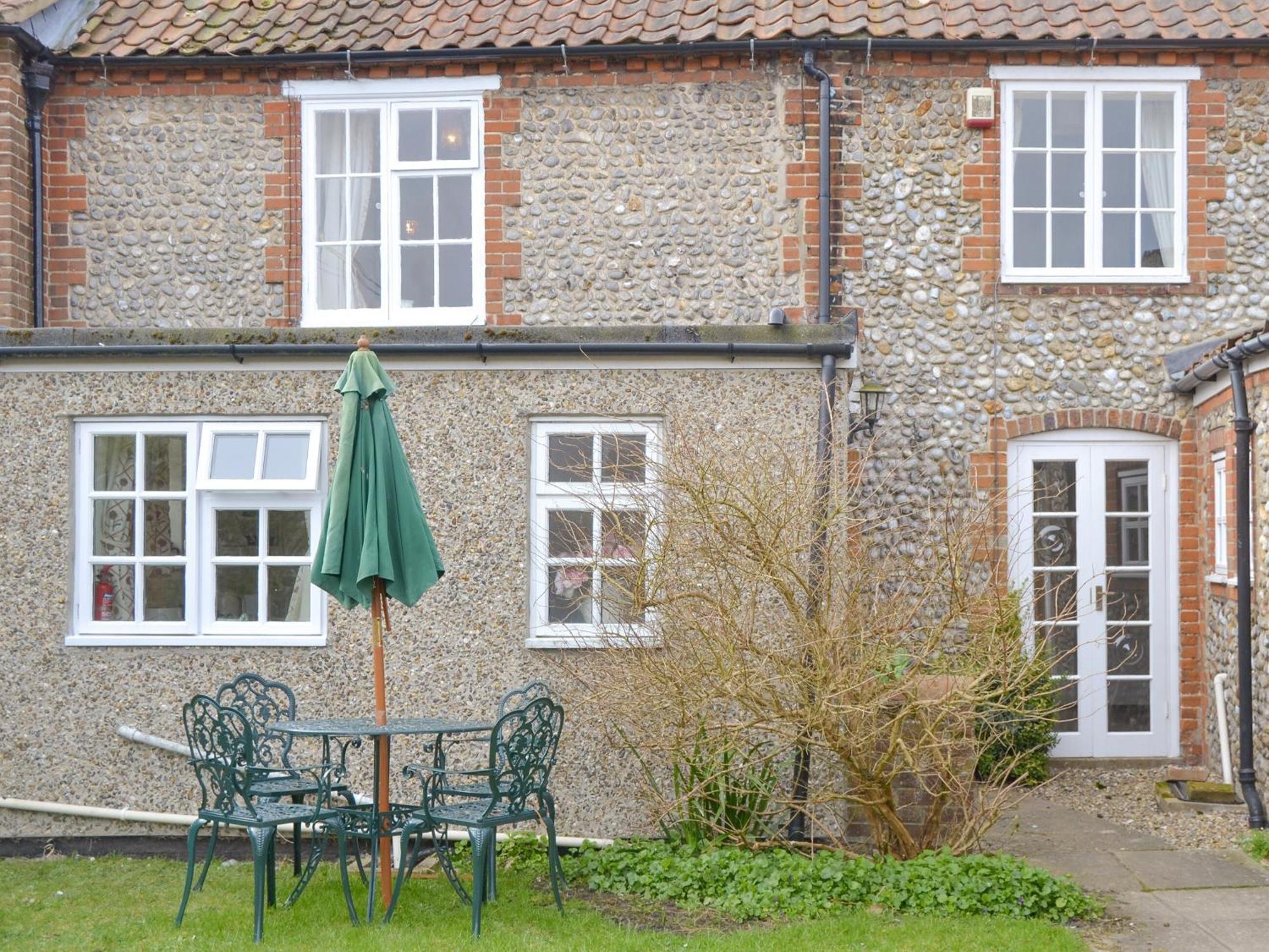 Hollyhock Cottage -Uk33553 ブレイクニー エクステリア 写真